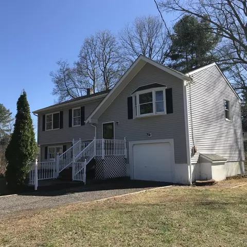 11 Virginia Ct, Uncasville, CT 06382