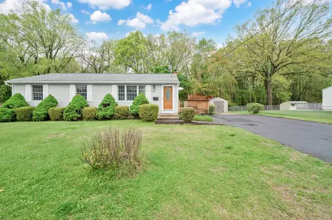 32 Fairfield Rd, Enfield, CT 06082