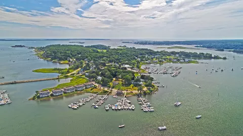 10 Kingfisher Way, Stonington, CT 06355