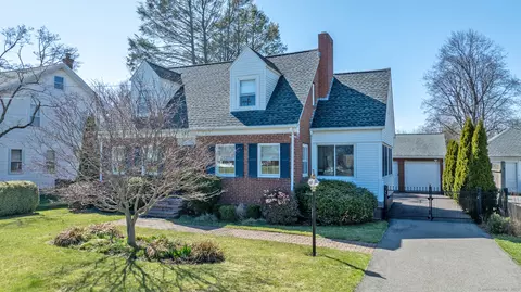 637 Main St, Cromwell, CT 06416