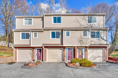 19 Abbey Ln #19, Meriden, CT 06450