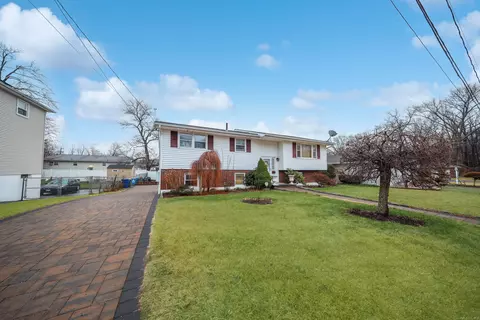 18 Tedesco Dr, Waterbury, CT 06708