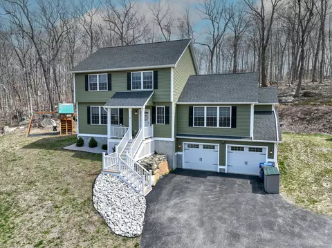 42 Bittersweet Dr, Gales Ferry, CT 06335