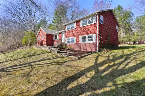 12 Green Knolls Ln, Newtown, CT 06470