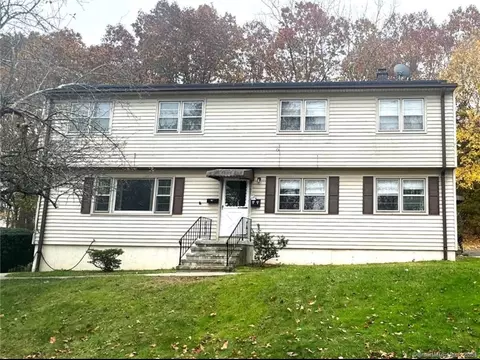 18 High Top Cir, Hamden, CT 06514