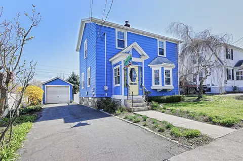 36 Pearl Hill St, Milford, CT 06460