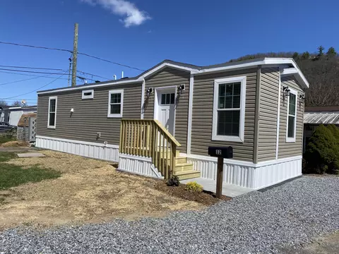 12 3rd St, Beacon Falls, CT 06403