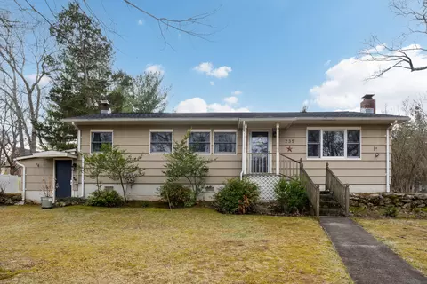 235 Woodland Rd, Guilford, CT 06437
