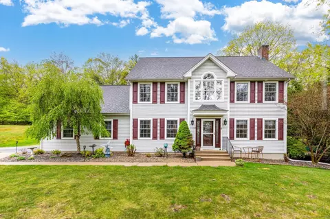 4 Hemlock Trl, Ellington, CT 06029