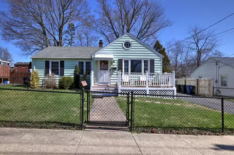 67 Pauline Ave, West Haven, CT 06516