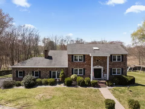 7 Williams Ln, Newtown, CT 06470