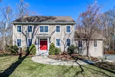 11 Carol Dr, Ivoryton, CT 06442