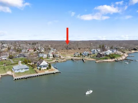 46 Wallace Rd, Branford, CT 06405