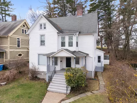 31 Emmons Pl, New Britain, CT 06052
