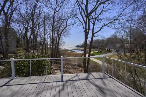 9 Money Point Rd, Mystic, CT 06355