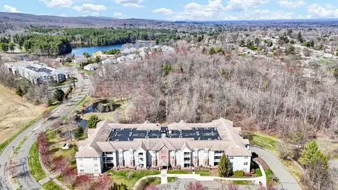 60 Cassandra Blvd #112, West Hartford, CT 06107