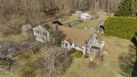 7 Florida Rd, Somers, CT 06071