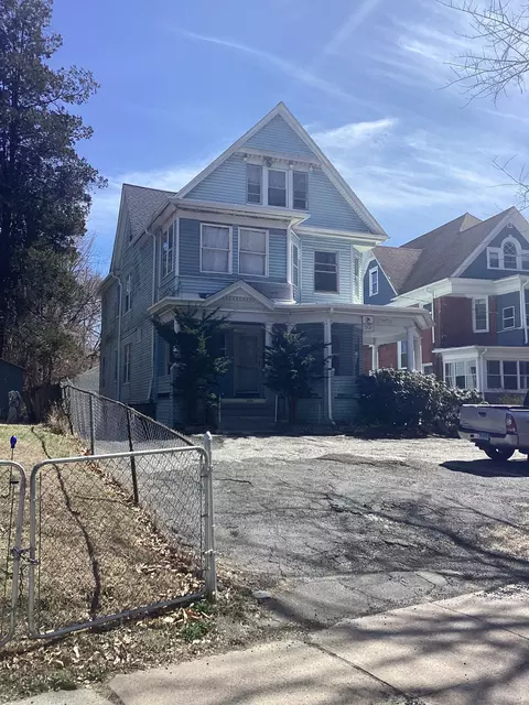 308 Vine St, Hartford, CT 06112