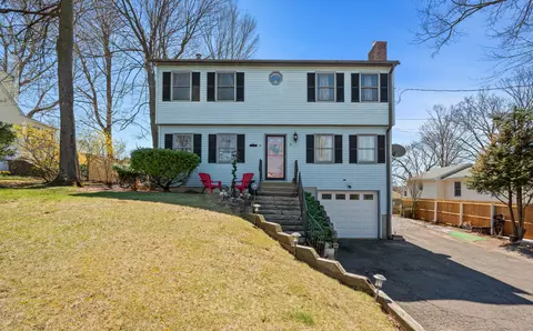 61 Harrington St, Meriden, CT 06451