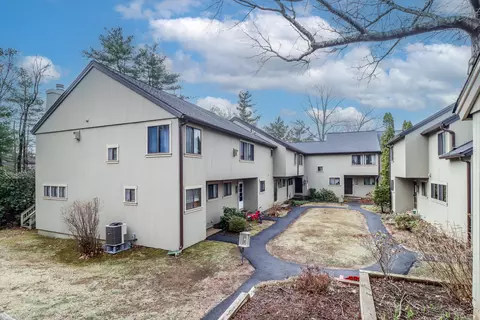 44 Woods Way #44, Woodbury, CT 06798
