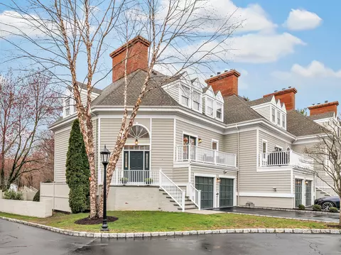 450 Center St #1, Fairfield, CT 06890