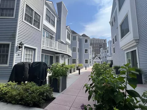 118 Grove St #8, Stamford, CT 06901
