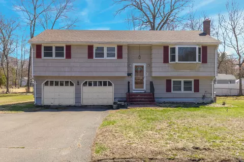 4 Alexander Rd, Bloomfield, CT 06002