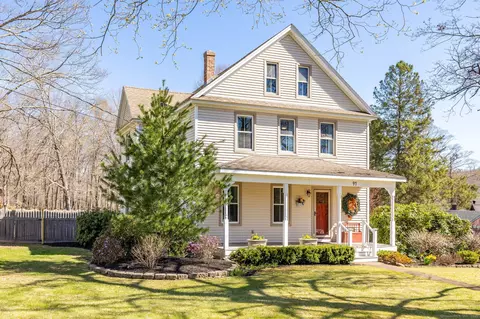 91 Main St, Rockfall, CT 06481