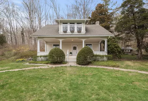 42 W Main St, Chester, CT 06412