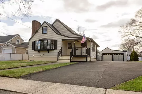 71 Legion Ave, Stratford, CT 06614