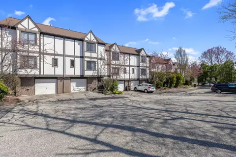 204 New Haven Ave #8F, Derby, CT 06418