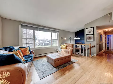 43 Chapel St, Bristol, CT 06010
