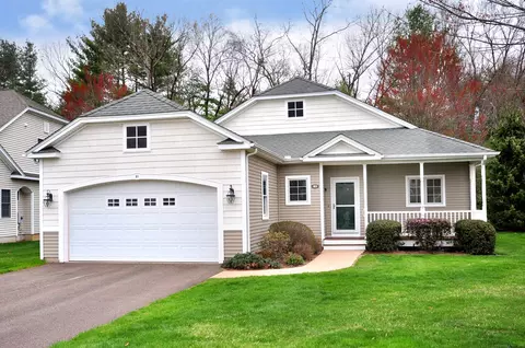 81 Hunt Glen Dr #81, Granby, CT 06035