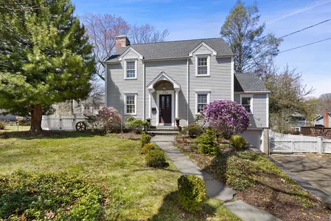 636 Wilson St, Fairfield, CT 06825