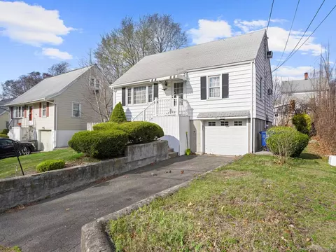 116 Acorn Ave, Bridgeport, CT 06606