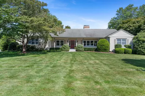 14 Far Horizon Dr, Easton, CT 06612
