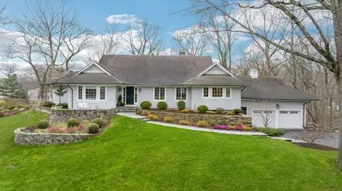 7 Homewood Ln, Darien, CT 06820