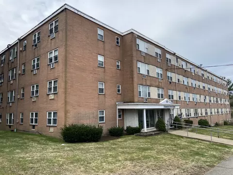 70 Farmington Ave #4J, New London, CT 06320