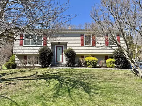 52 Heritage Dr, Seymour, CT 06483