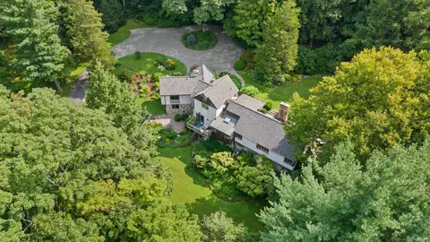 23 Old Mailcoach Rd, Redding, CT 06896