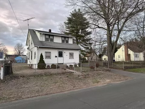 90 Wade Ave, Bloomfield, CT 06002