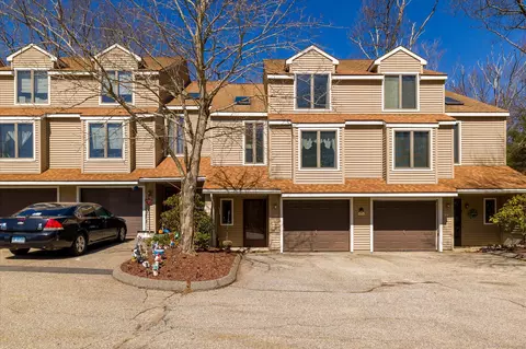 13 Westside Dr # 93, North Grosvenor Dale, CT 06255