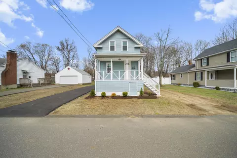 12 Smith St, Windsor Locks, CT 06096