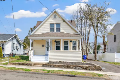 52 Swanson Ave, Stratford, CT 06614