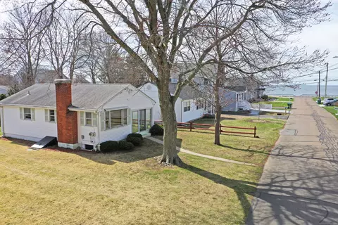 16 18 Bayberry Rd, Old Saybrook, CT 06475