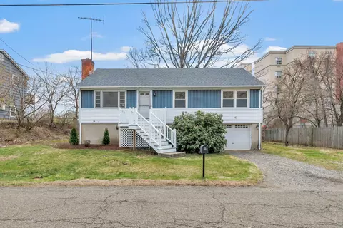 175 Crestview Dr, Bridgeport, CT 06606