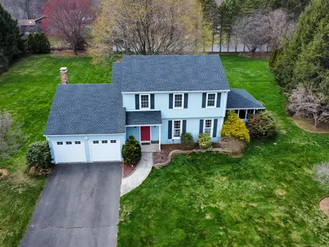 5 Meadowlark Dr, Windsor, CT 06095