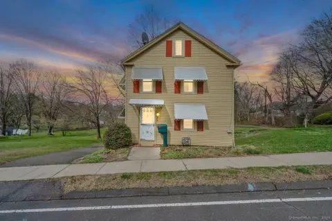 28 Center St, Windsor Locks, CT 06096