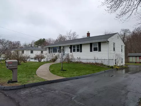 137 Cosey Beach Rd, East Haven, CT 06512