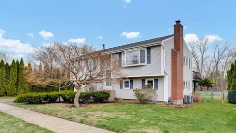 19 Briar Patch Dr, Berlin, CT 06037